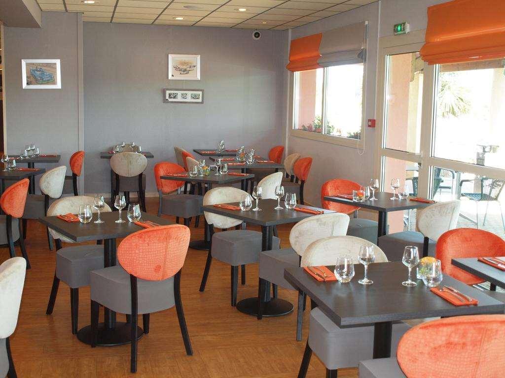 Brit Hotel Les Evens Saint-Saturnin  Εστιατόριο φωτογραφία