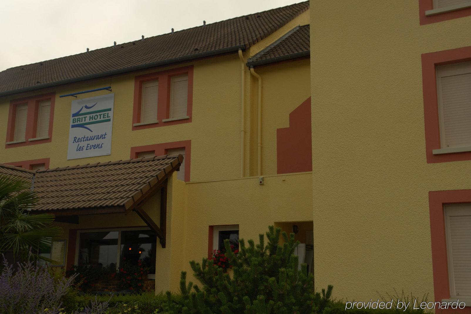 Brit Hotel Les Evens Saint-Saturnin  Εξωτερικό φωτογραφία