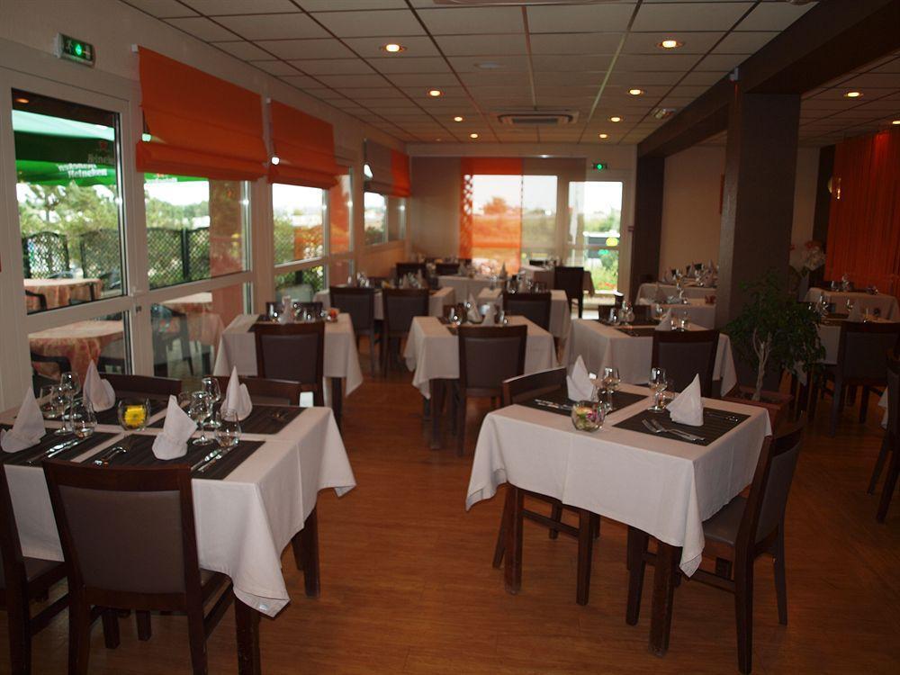 Brit Hotel Les Evens Saint-Saturnin  Εξωτερικό φωτογραφία