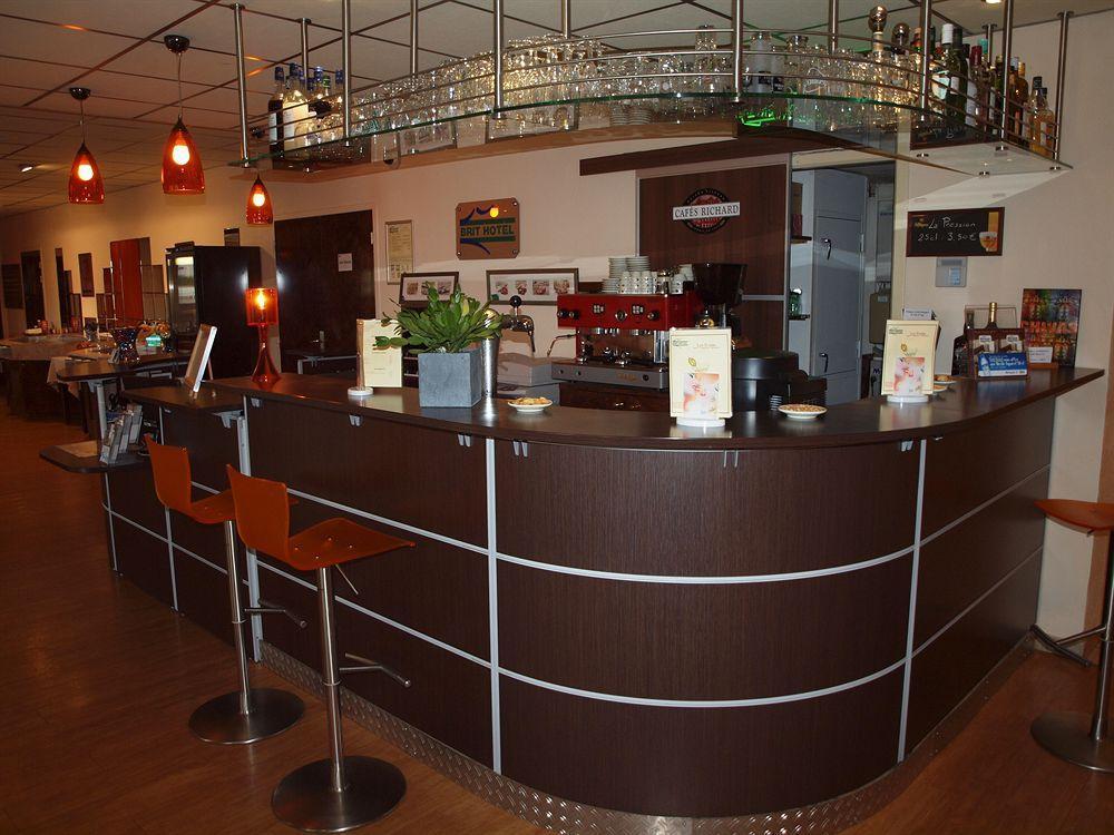 Brit Hotel Les Evens Saint-Saturnin  Εξωτερικό φωτογραφία
