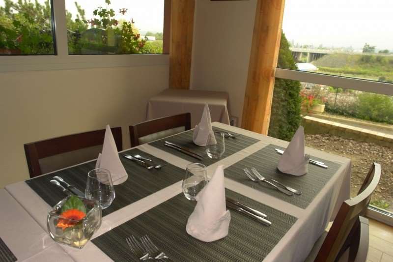 Brit Hotel Les Evens Saint-Saturnin  Εστιατόριο φωτογραφία
