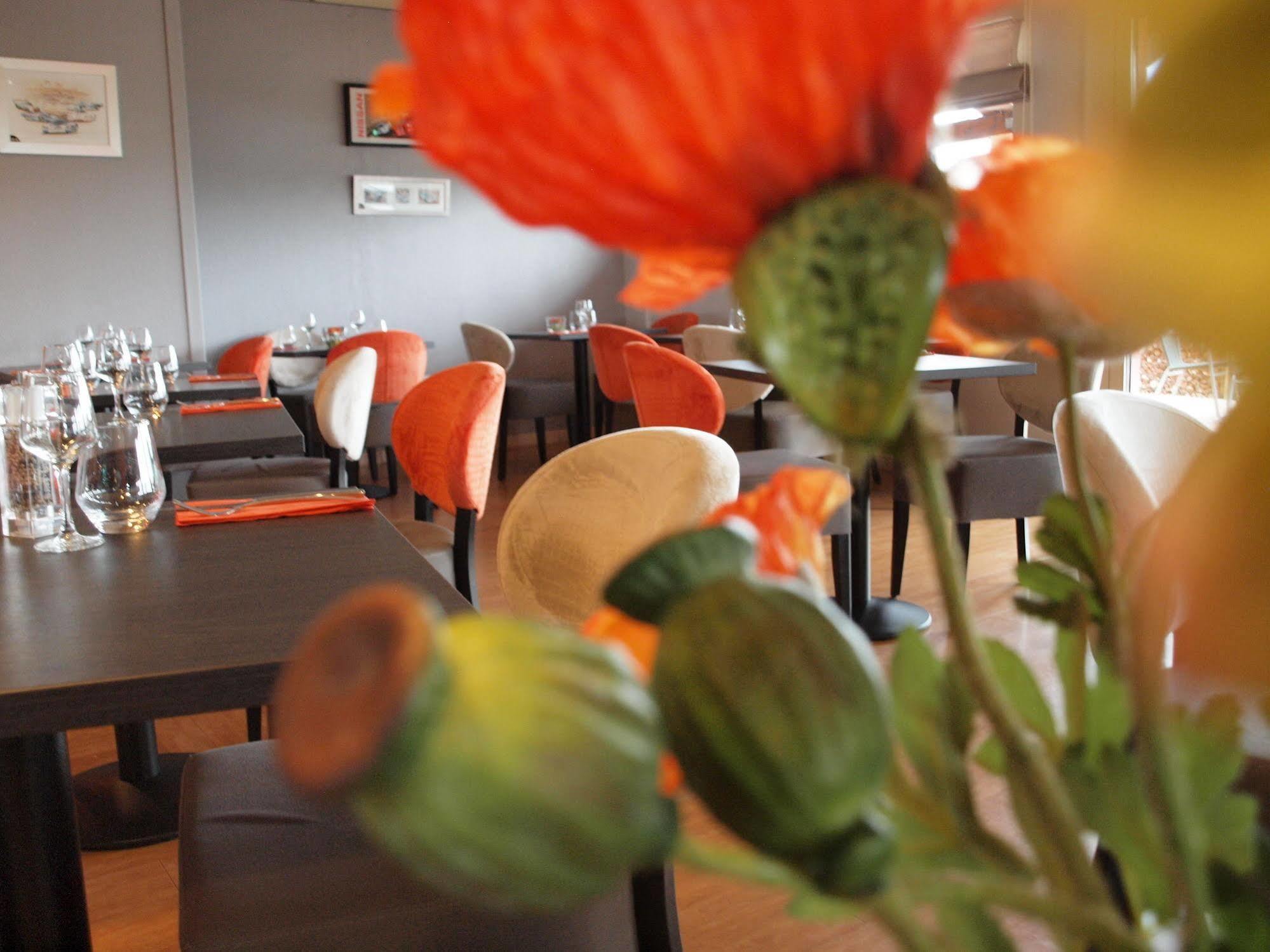 Brit Hotel Les Evens Saint-Saturnin  Εξωτερικό φωτογραφία