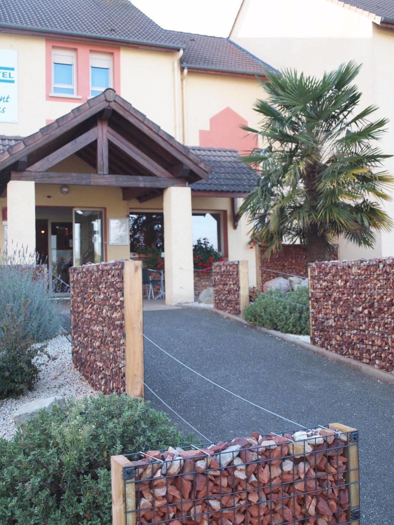 Brit Hotel Les Evens Saint-Saturnin  Εξωτερικό φωτογραφία