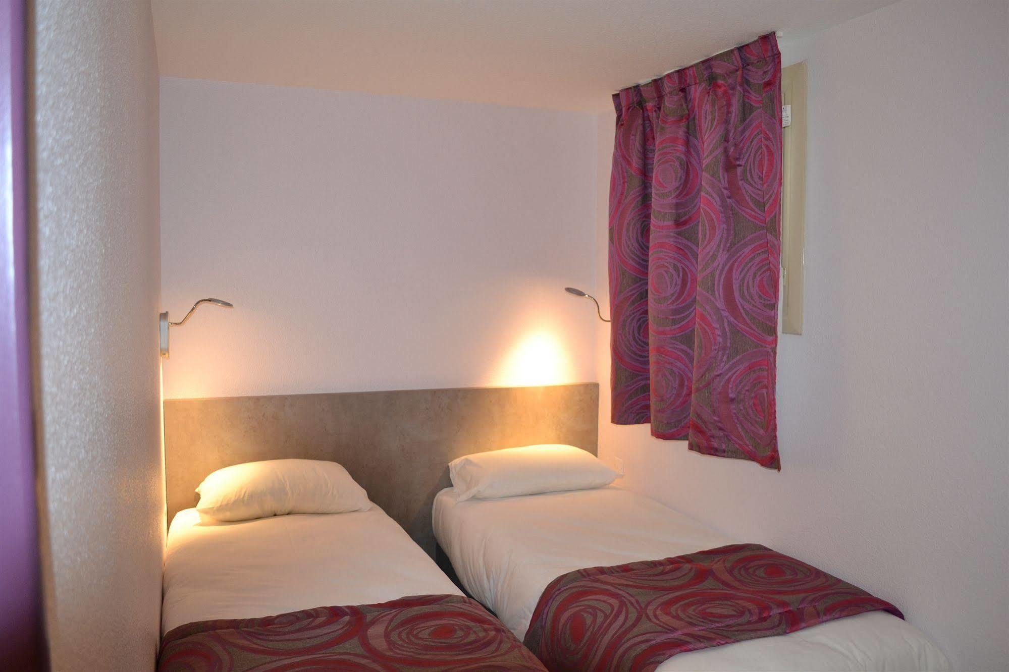 Brit Hotel Les Evens Saint-Saturnin  Εξωτερικό φωτογραφία